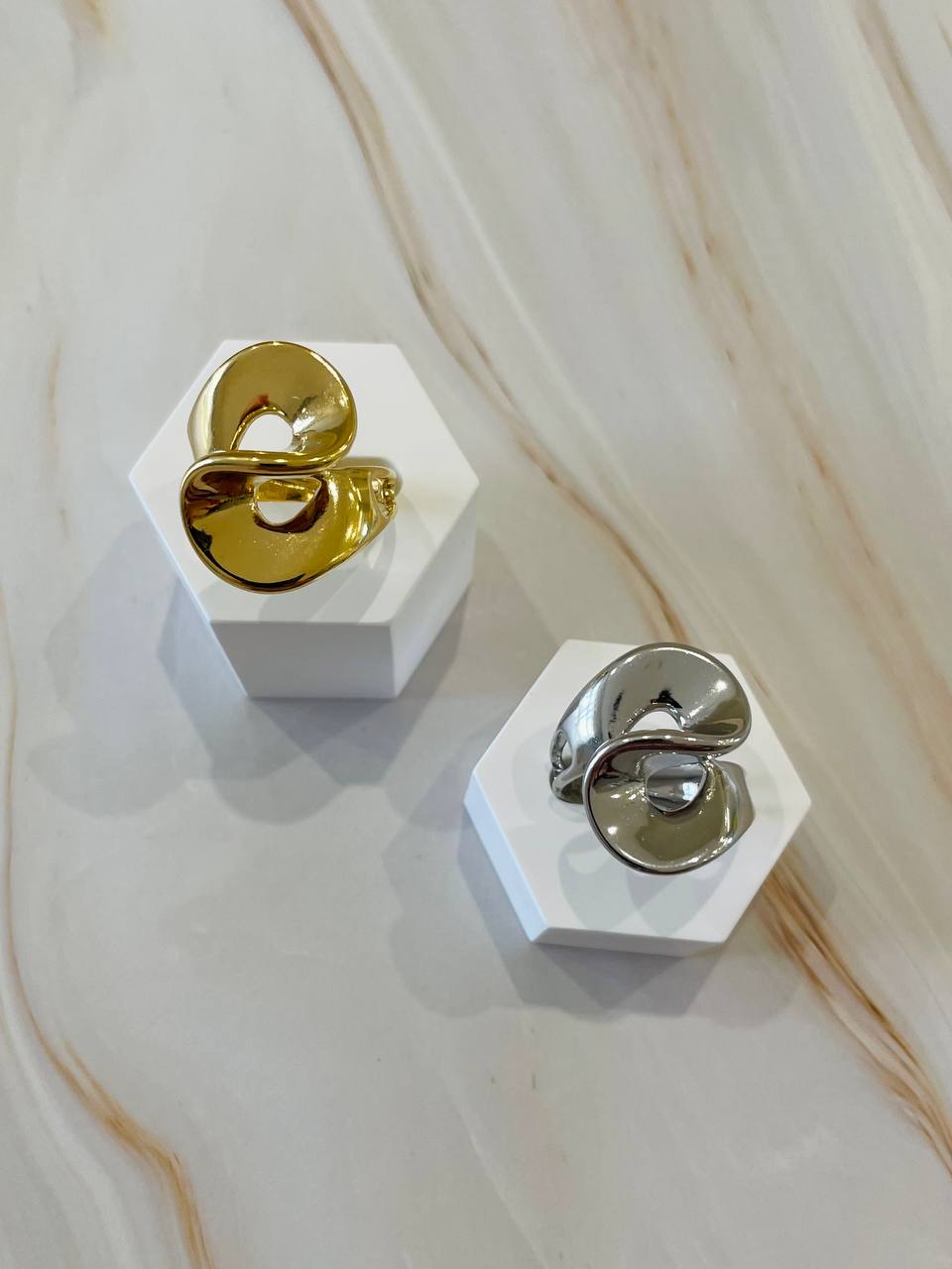 Anello intreccio