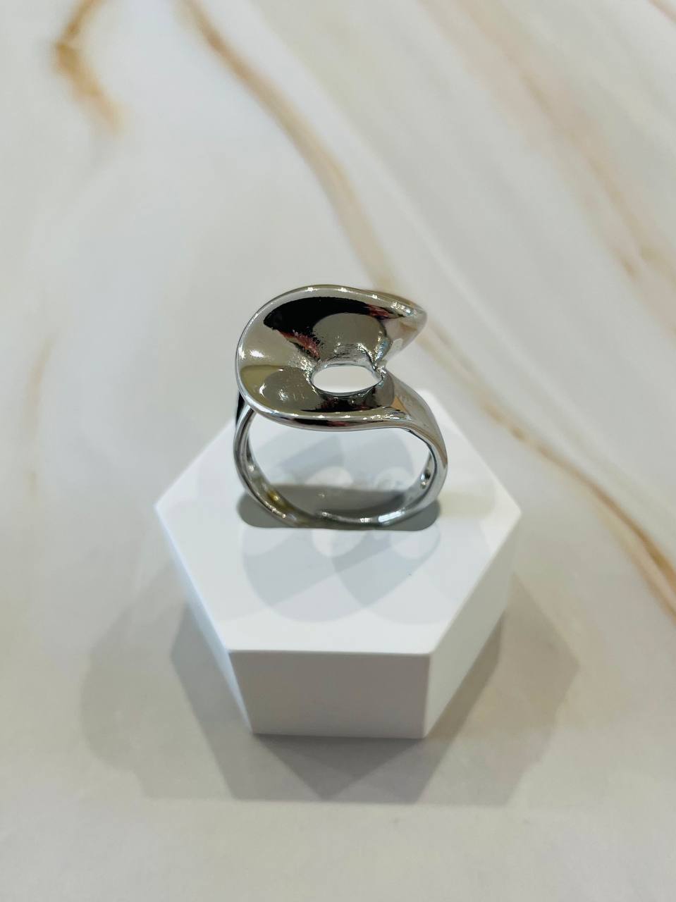 Anello intreccio