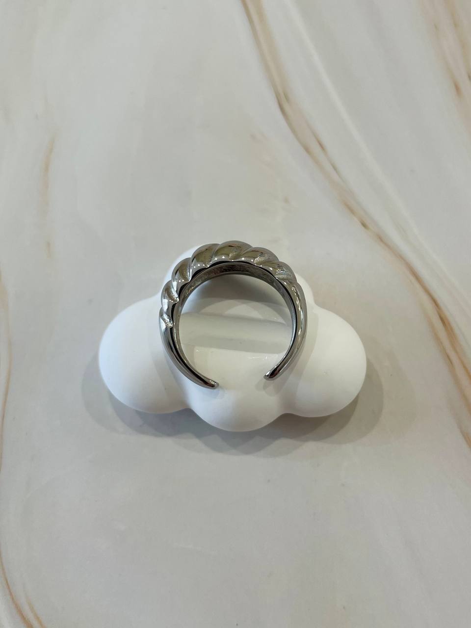Anello intrecciato